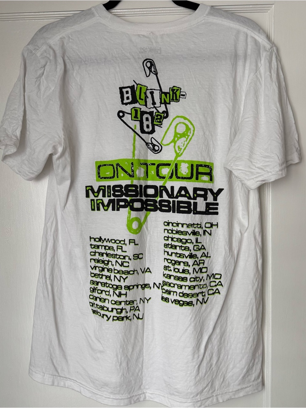 Blink-182 Short Sleeve Tour Tee - Picture 3 of 3